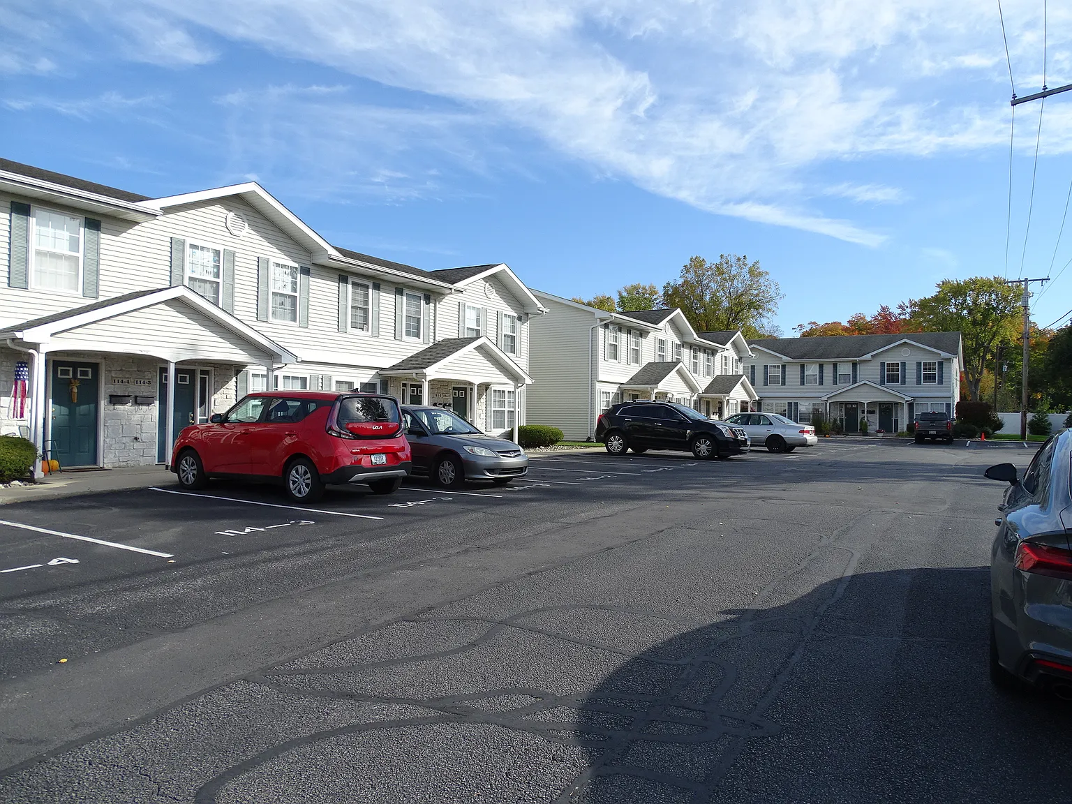 3 bed, 1400 sqft, $1,700 — Photo 1