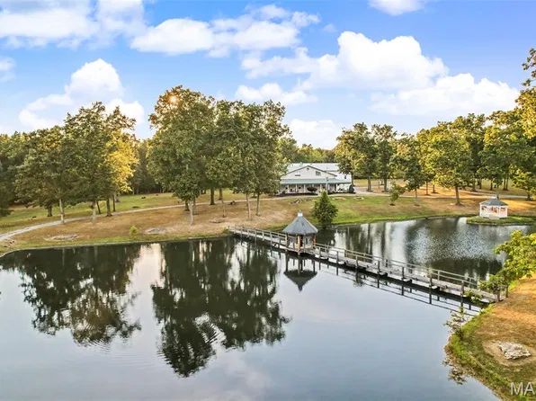 20054 Shady Tree Ln, Warrenton, MO 63383