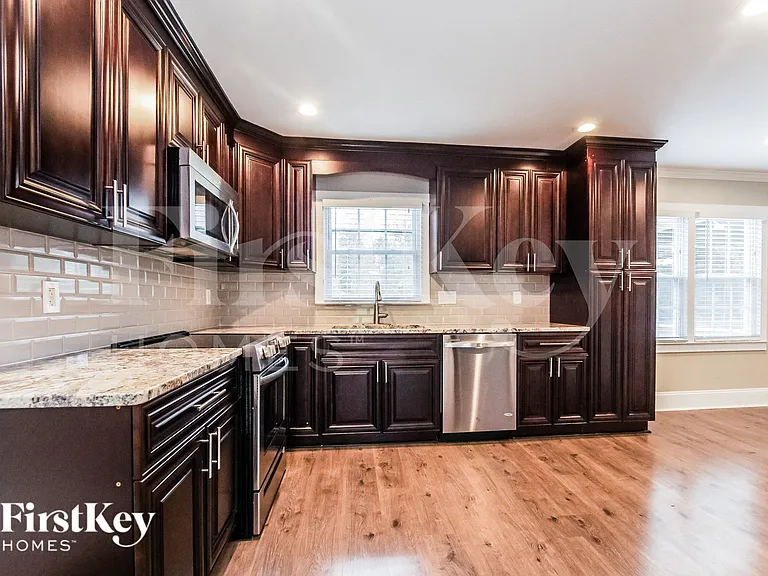 1001 Covewood Ct — Photo 6