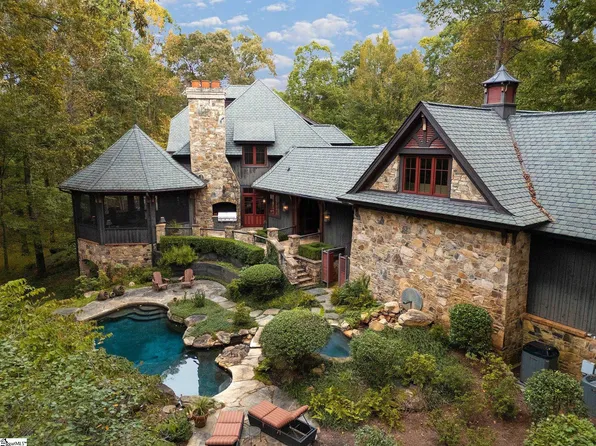 900 Fairview Farms Rd, Campobello, SC 29322