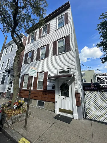 42 Jeffries St #1 Photo 1