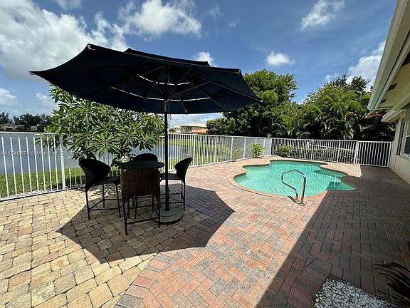2nd image of 111 Bella Vista Way