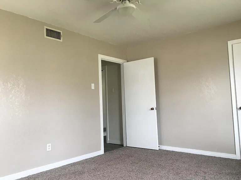 2317 College St — Photo 5