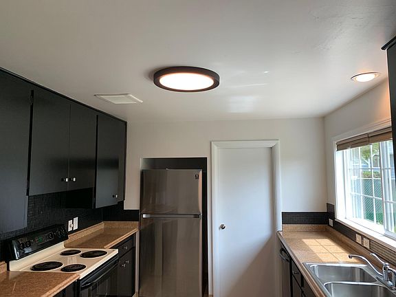 5th image of 2817 NE 48th St