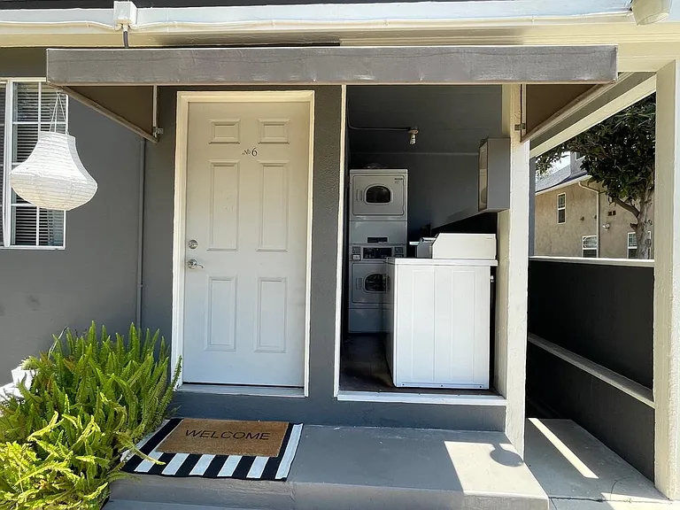 525 N Raymond Ave — Photo 16