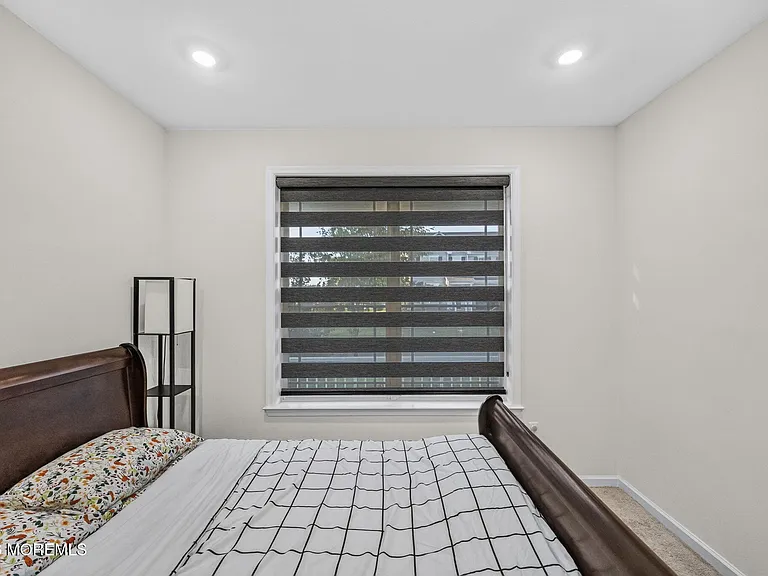 319 Tulip Ct — Photo 11