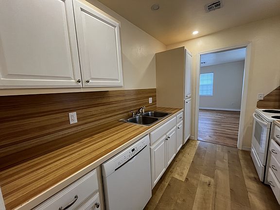 4th image of 419 W 5th Ave Unit 1