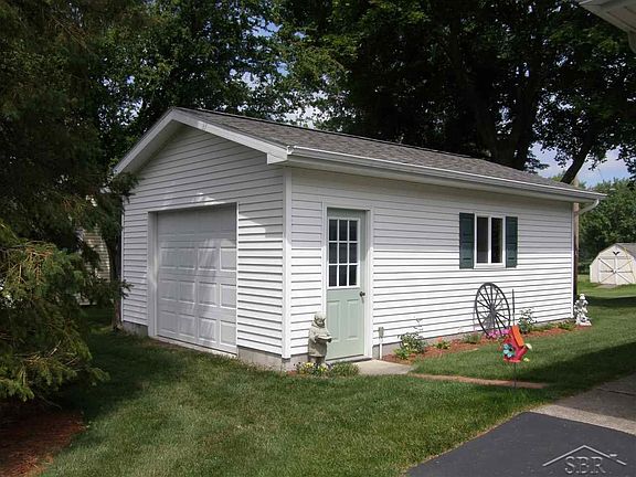 3rd image of 813 E Liberty St