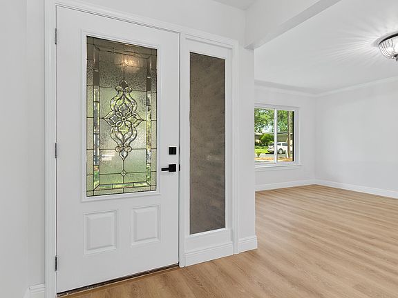 2nd image of 273 Briarwood Cir