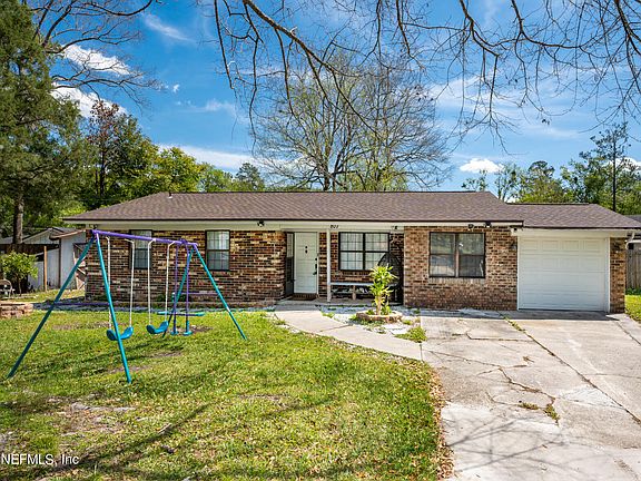 2nd image of 807 GREEN KNOLL Drive