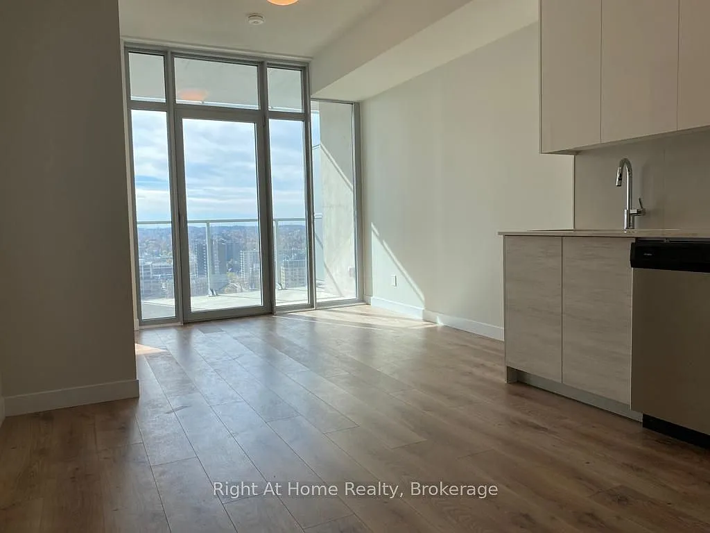 2 bed, $1,950 — Photo 2