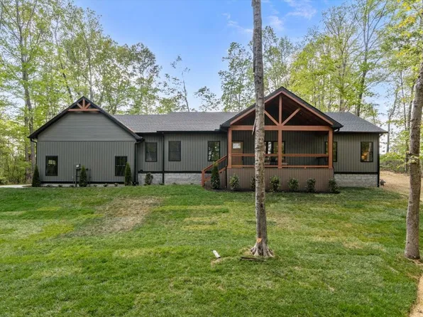 827 Town Branch Rd, Charlotte, TN 37036