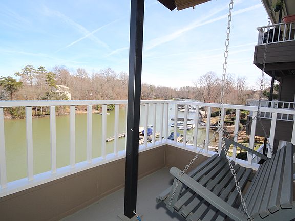 Water Front Condo pristine c