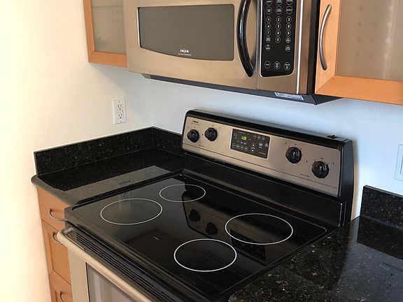 2nd image of 321 N 1st St APT 4