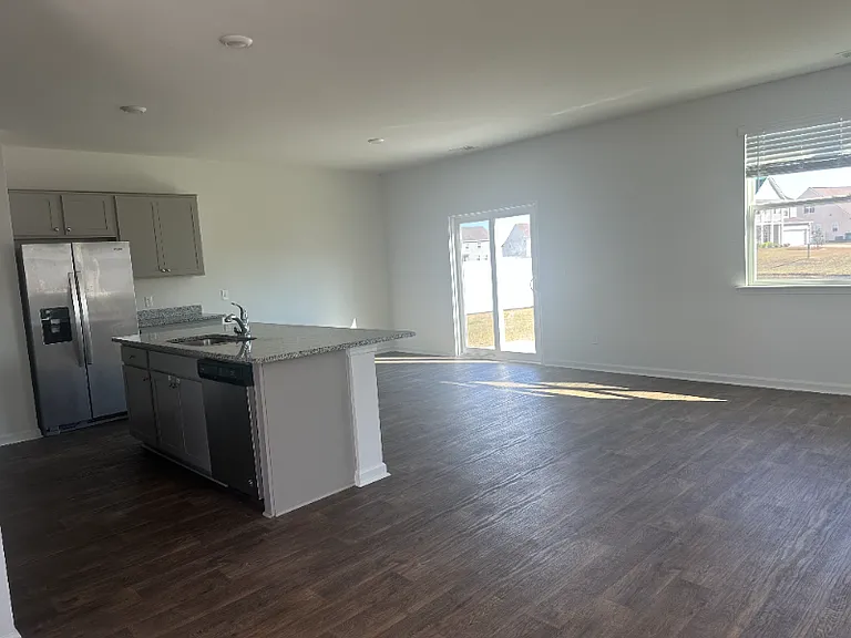 154 Troupe Dr — Photo 3