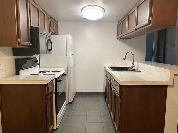 2nd image of 2228 E Campbell Ave APT 133