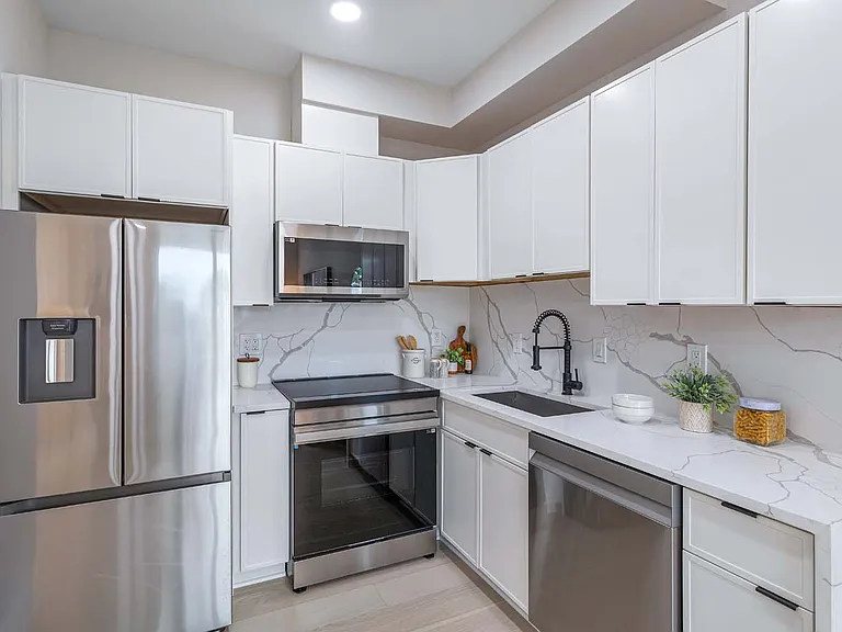 Paxton Park Apartments — Photo 2