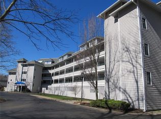 10 Peninsula Dr, Erie, PA 16505