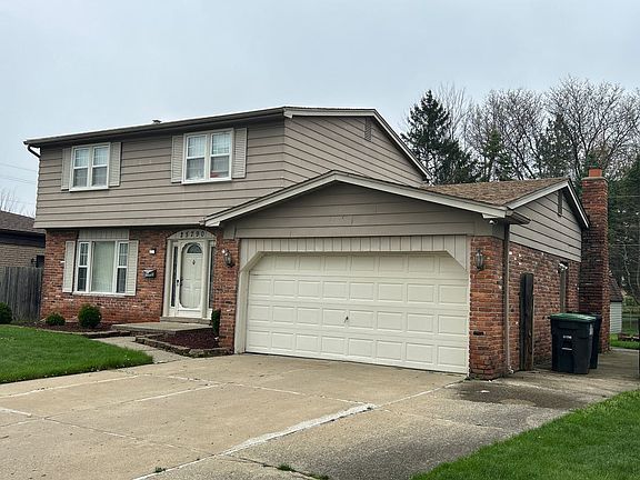 2nd image of 25790 Madden St
