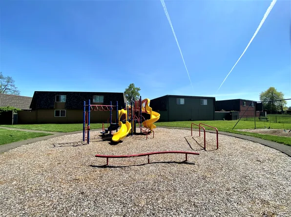 Sunrise Park Apartments