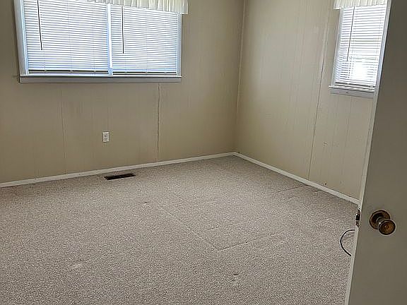 3rd image of 1065 Poplar Springs Rd