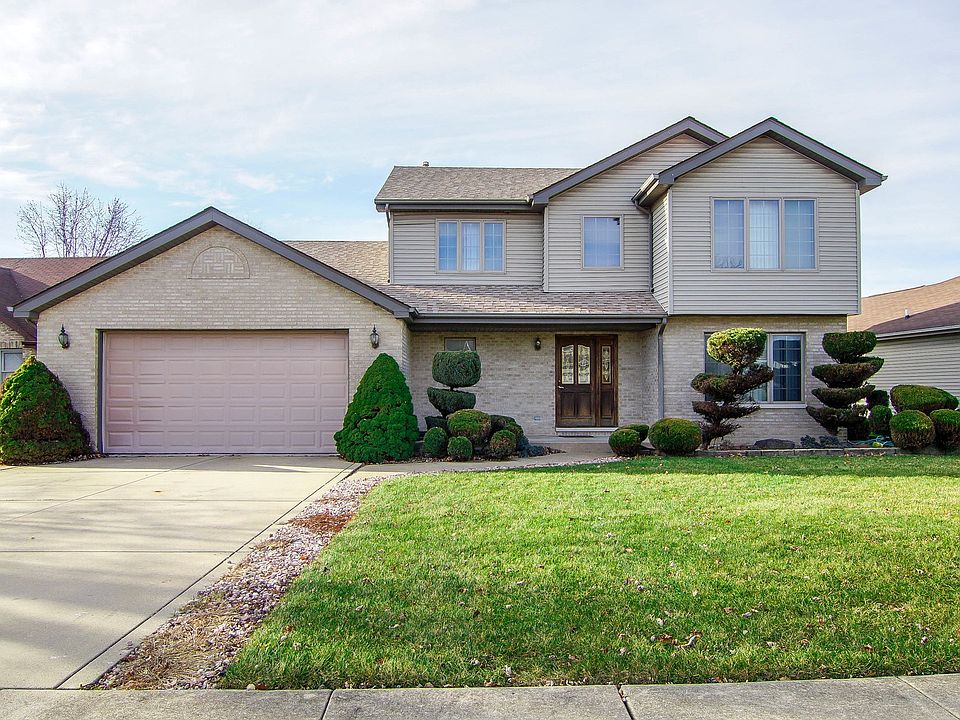 1st image of 158 Lake Hill Dr