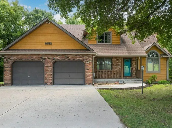 4 Lakes Dr, Agency, MO 64401
