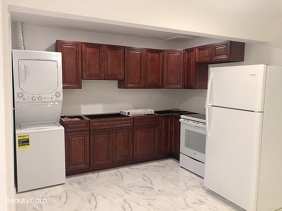 3rd image of 5706 Regal Crest Ct