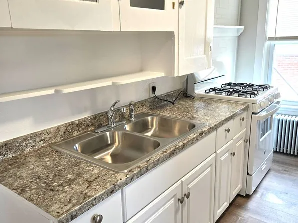 161 Montgomery Street, 161 Montgomery St APT 8, Pawtucket, RI 02860