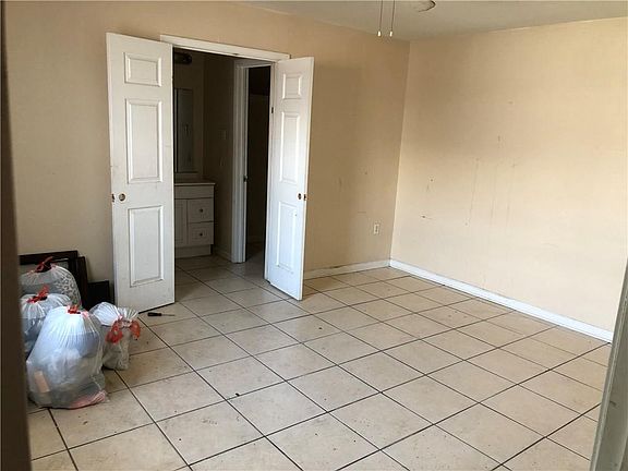 4th image of 7812 Bass St