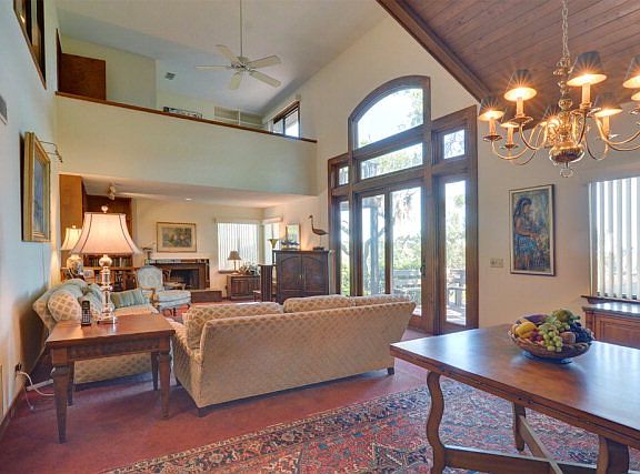 4th image of 421 Palm Dr