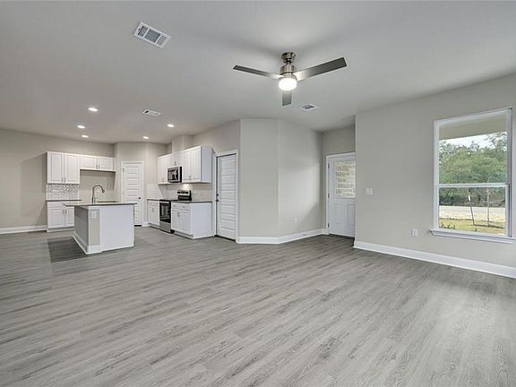 4th image of 5209 Thunderbird Dr #A