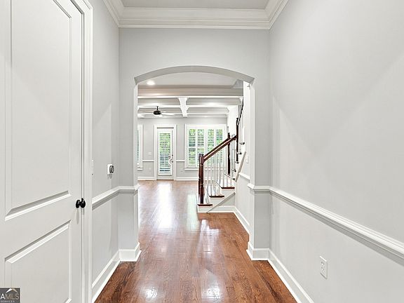 3rd image of 102 Riversgate Dr