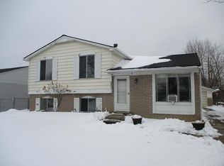 34331 New Jersey St, Clinton Township, MI 48035