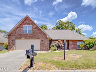 1074 Saint Johns Dr, Maryville, TN, 37801