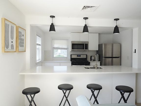 2nd image of 400 McCabe Ave #2