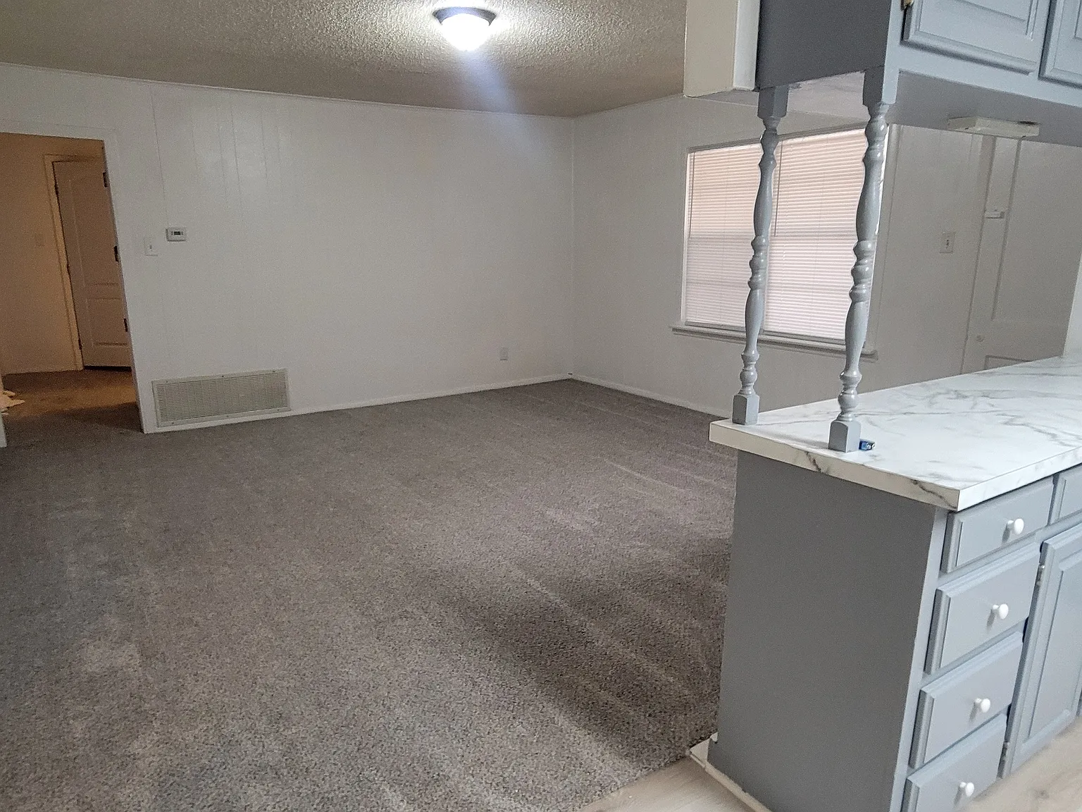 3 bed, 1946 sqft, $1,600 — Photo 2