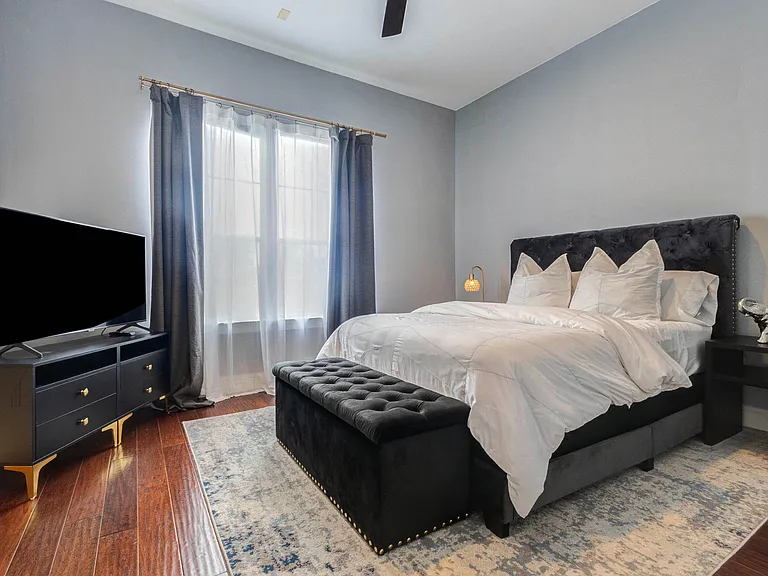 1818 Binz St #D — Photo 16