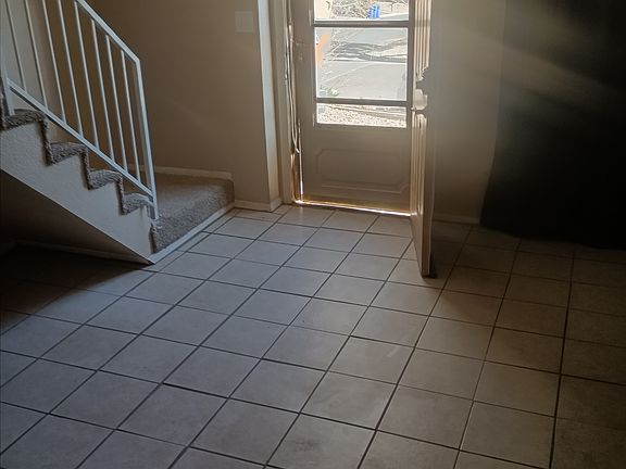 5th image of 622 Superior St #622