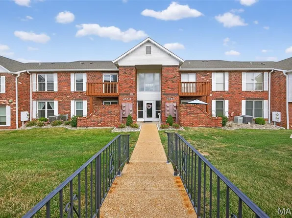 2550 Coppergate Square Dr APT D, Saint Louis, MO 63129