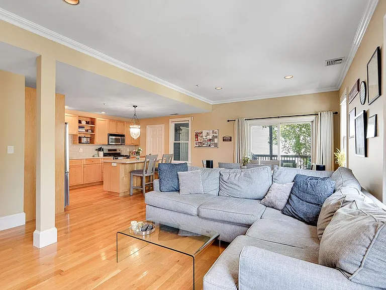 201 K St #4 — Photo 9