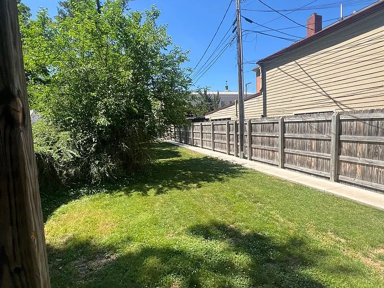 148 W High St — Photo 13