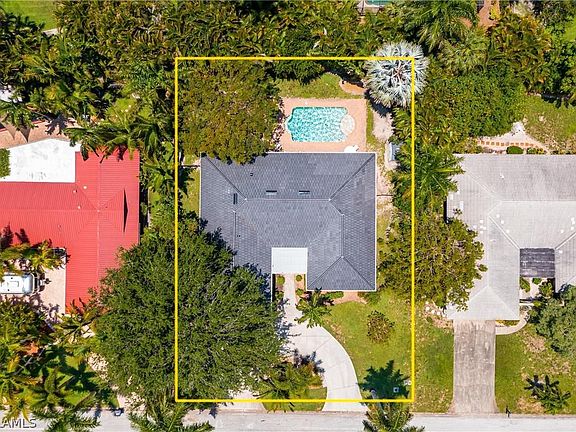 3rd image of 5658 Eichen Cir W