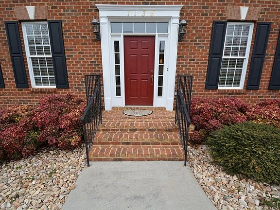 3rd image of 1135 Ashburn Dr
