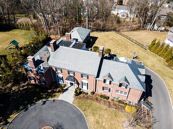 3rd image of 59 Fairfield Dr