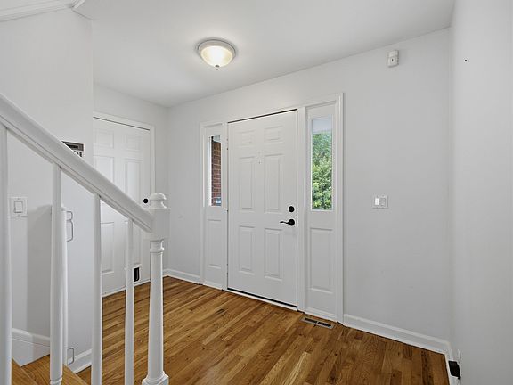 5th image of 7033 Clearview Cir