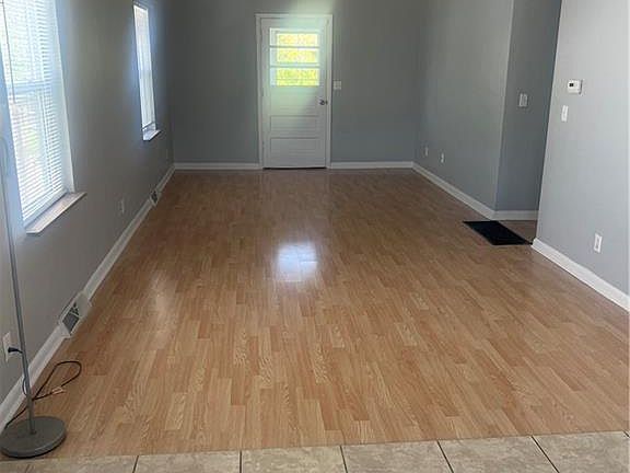 4th image of 1149 E Lindsey Ave