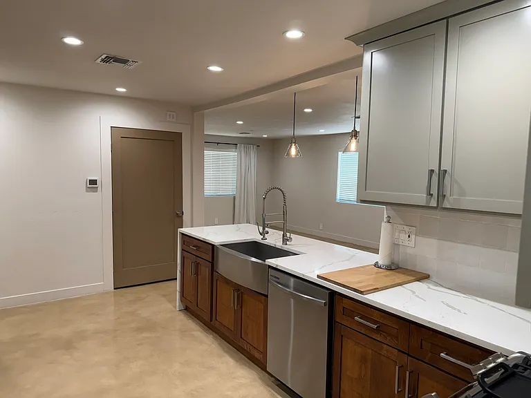 426 S Stratford Dr — Photo 58