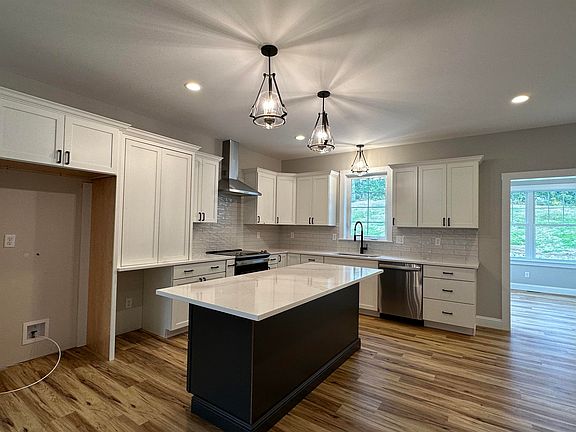 4th image of 14 Clover Lane Lot 73