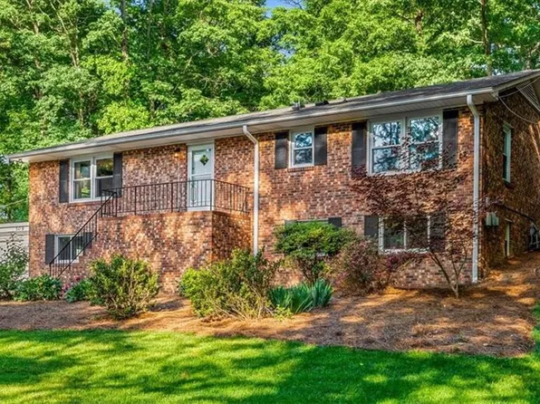 509 Valleybrook Dr, Jamestown, NC 27282